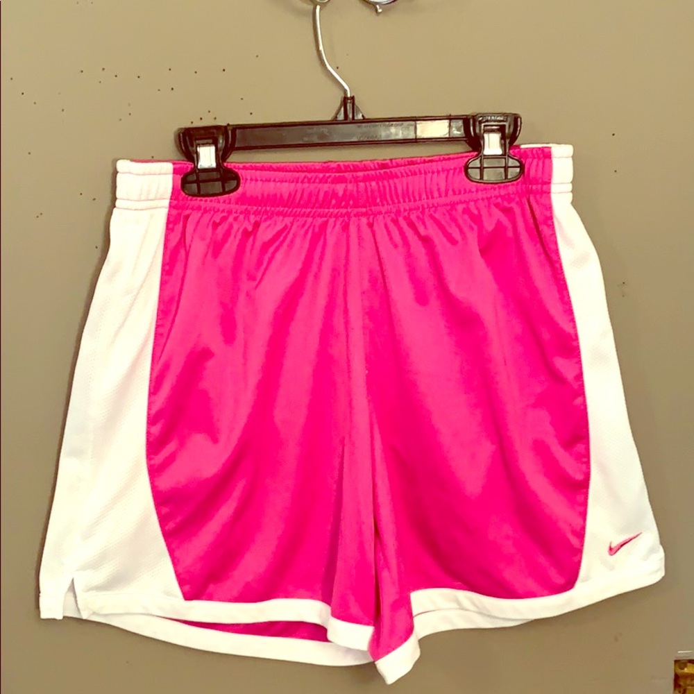 NIKE Girls XL 👍🏼👍🏼 condition! Lightly worn.